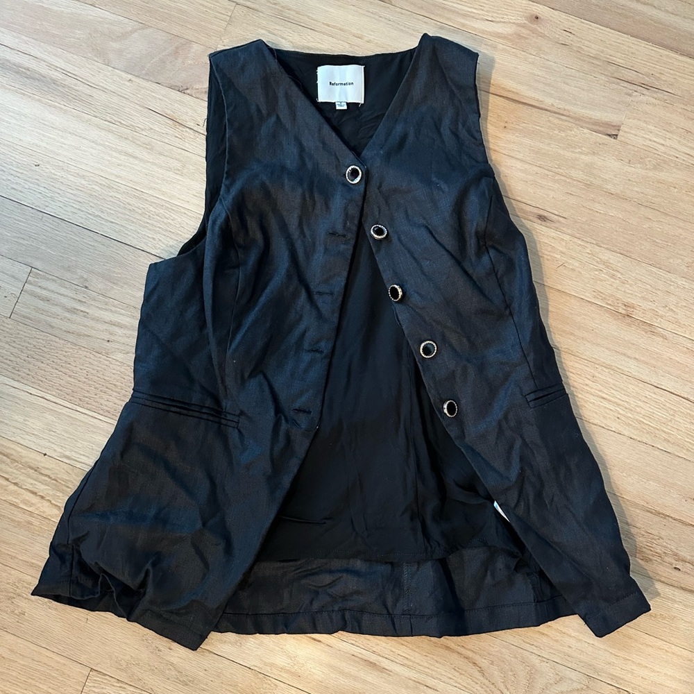 Reformation Black Buttoned V-Neck Tank Top